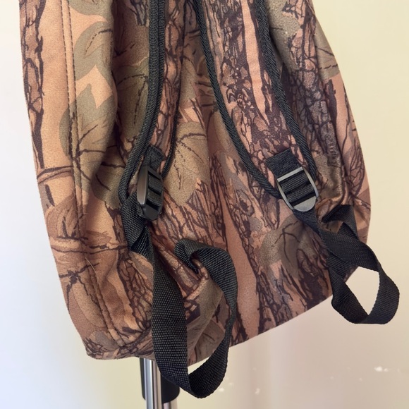 Northwest Territory Camo Backpack - Picture 6 of 8